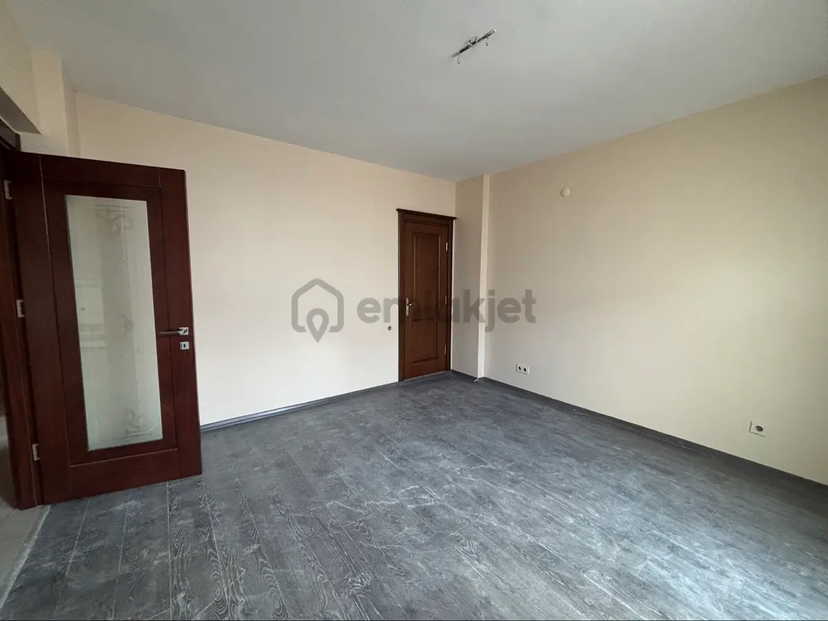 Bahçelievler Kayacan Sitesi 7+2 Dubleks Daire - 14