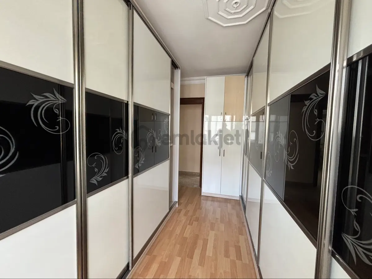 Bahçelievler Kayacan Sitesi 7+2 Dubleks Daire - 4