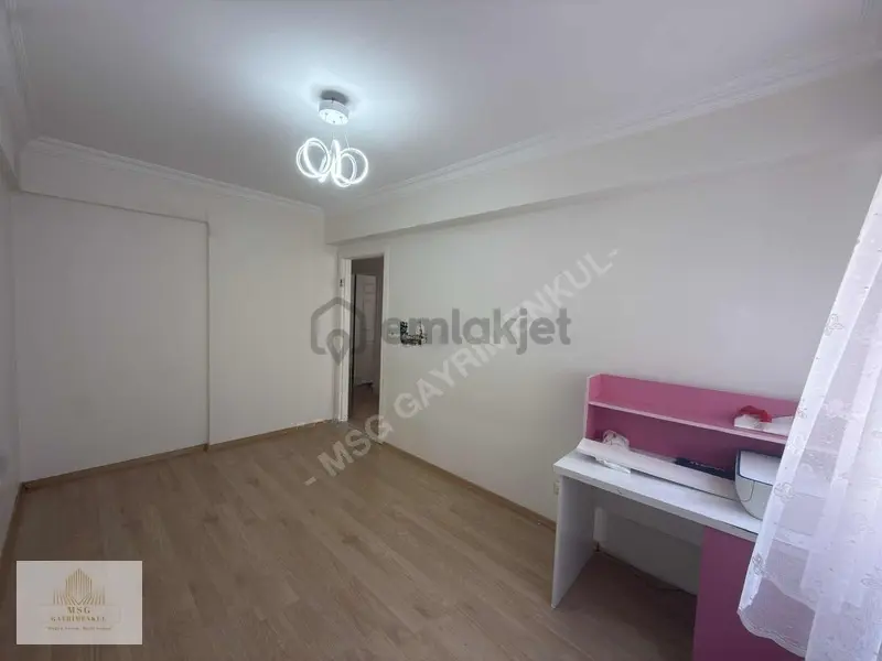 Msg'den Eşrefpaşa Cadde Paraleli Yeni Bina Otoparklı 3+1 Daire - 33