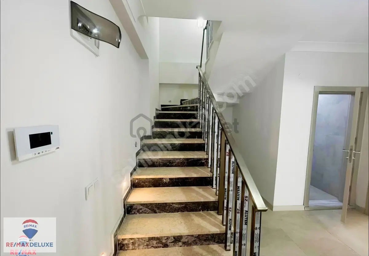 Geniş Bahçe Keyfi! 197 M² Kullanım Alanlı Dubleks - 34