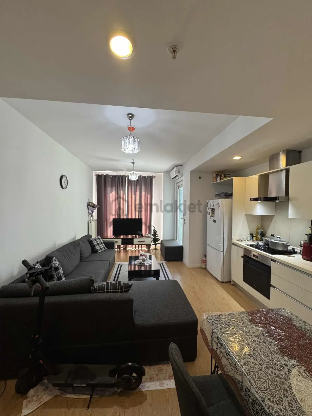 Metrobüse Yakın Full Eşyalı 1+1 Balkonlu Kiralık Daire - 21