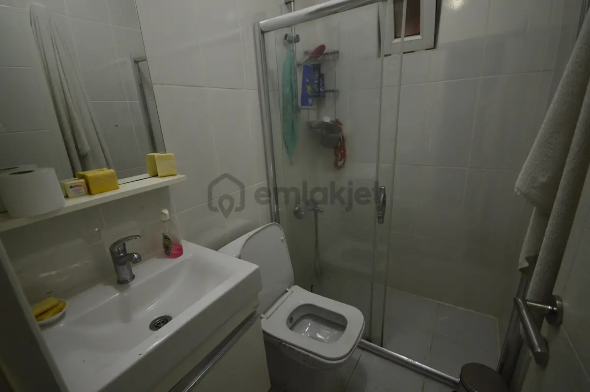 Karasuda Satılık 4+2 Müstakil Ev, Geniş Bahçeli Denize Yakın - 11