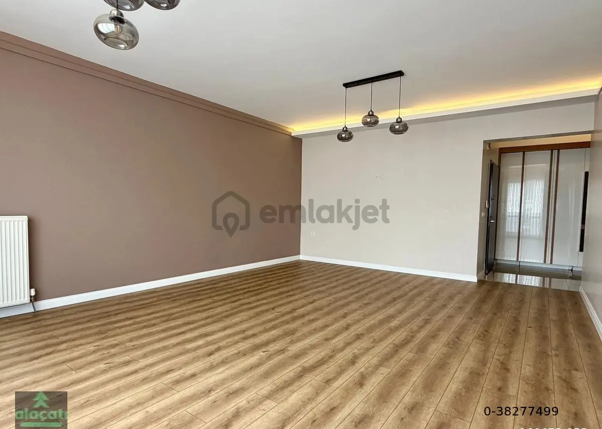 Bağlıca'da Site İçerisinde Geniş 4+1 Çift Cam Balkonlu Daire - 28