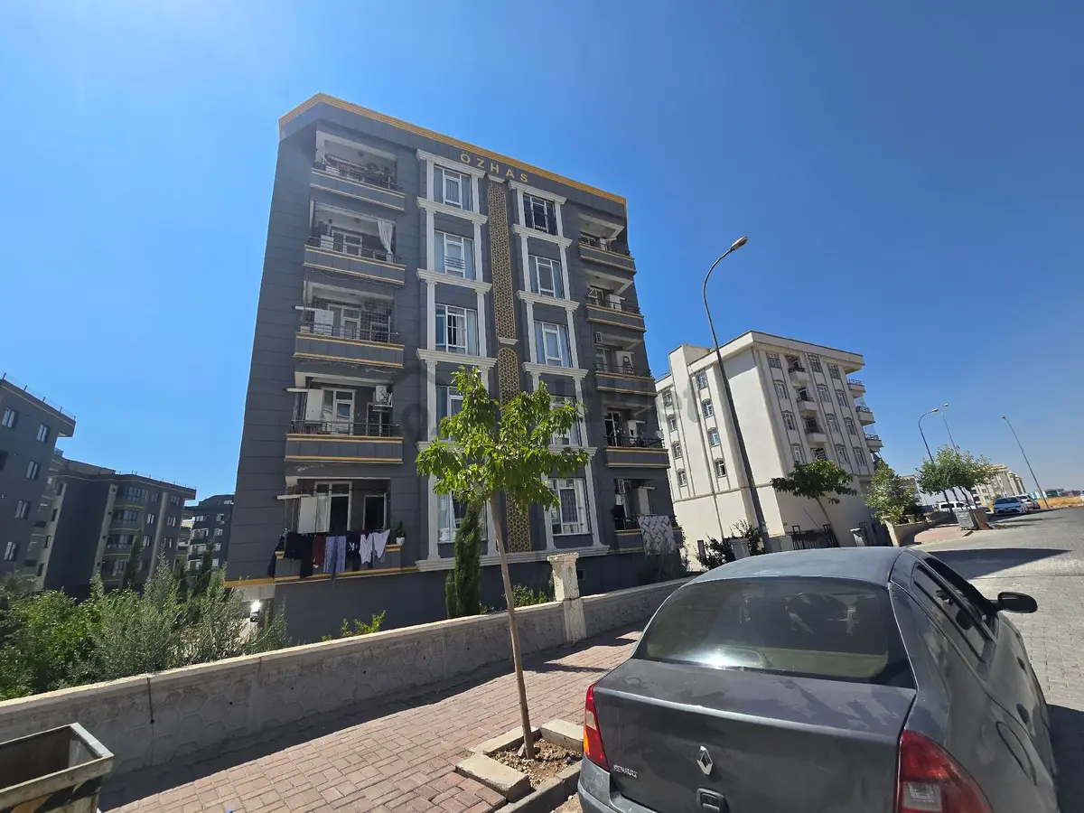 Kiralık 2+1 Giriş