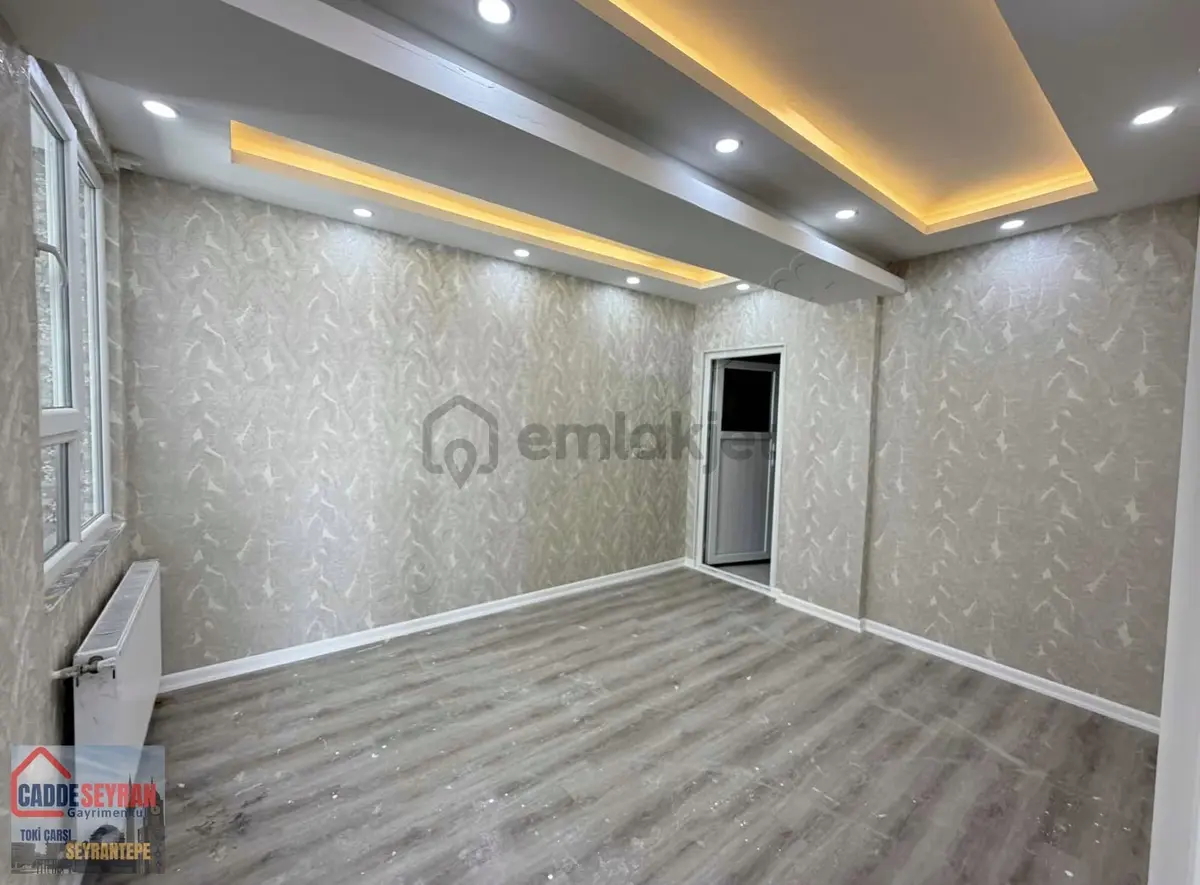 Cadde Seyrandan Satlık Ana Cadde Üzerinde 3+1 - 24