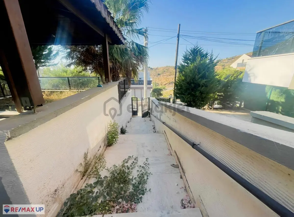 Çetin Emeçte Deniz Manzaralı, Bahçeli Kiralık Villa - 11