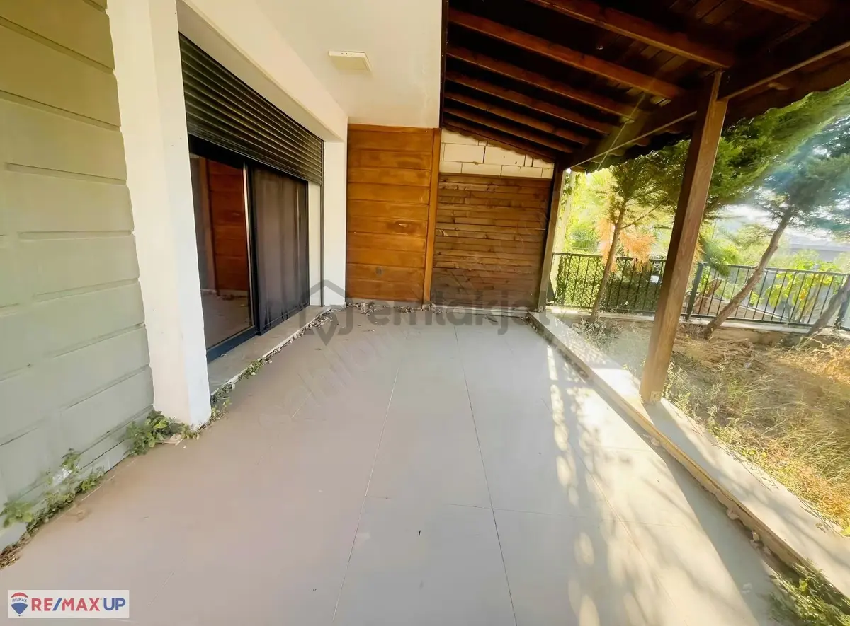 Çetin Emeçte Deniz Manzaralı, Bahçeli Kiralık Villa - 10