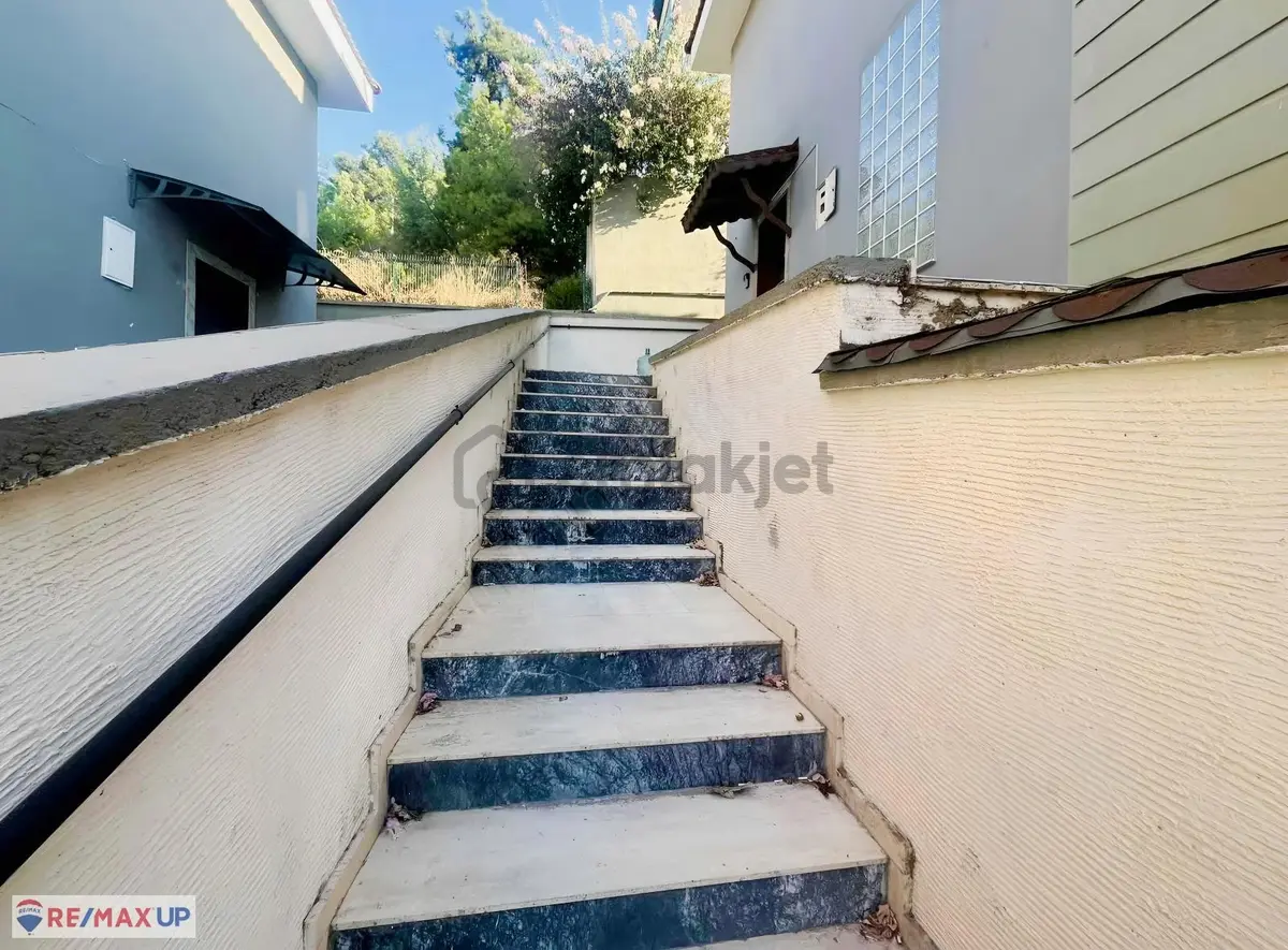 Çetin Emeçte Deniz Manzaralı, Bahçeli Kiralık Villa - 14