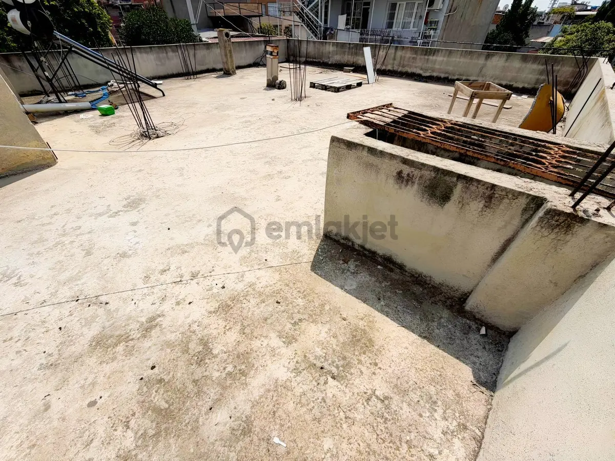 Serinevler'de Satılık 2 Katlı 4 Daire'li Bina - 32