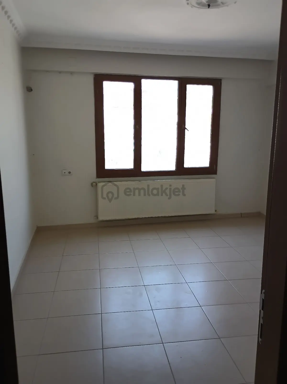Sahibinden Hassa Caddesinde Satılık Geniş Daire - 15