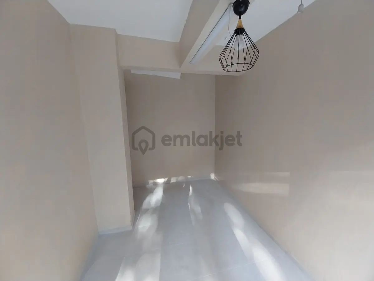 Karaköy Pazarı İçinde Kiralık Dükkan - 8