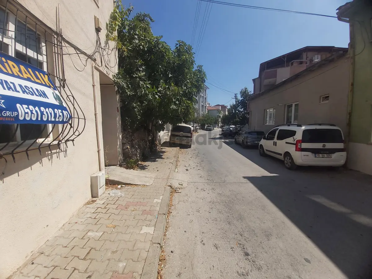 Cadde Üzerinde 2+1 Geniş, Ulaşımı Kolay Kiralık Daire - 3