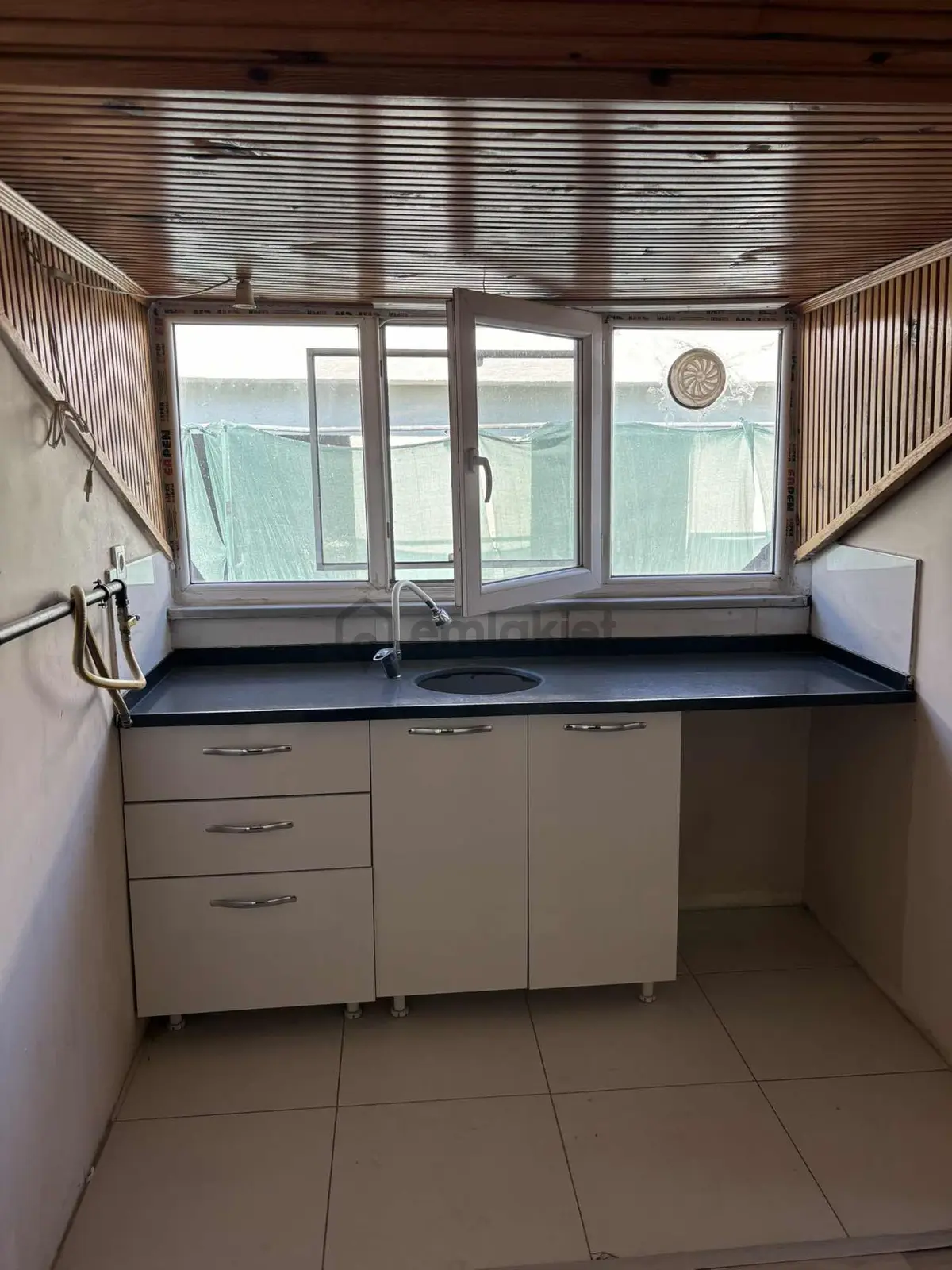 Altınşehir Kiralık 1+1 Çatı Katı - 9