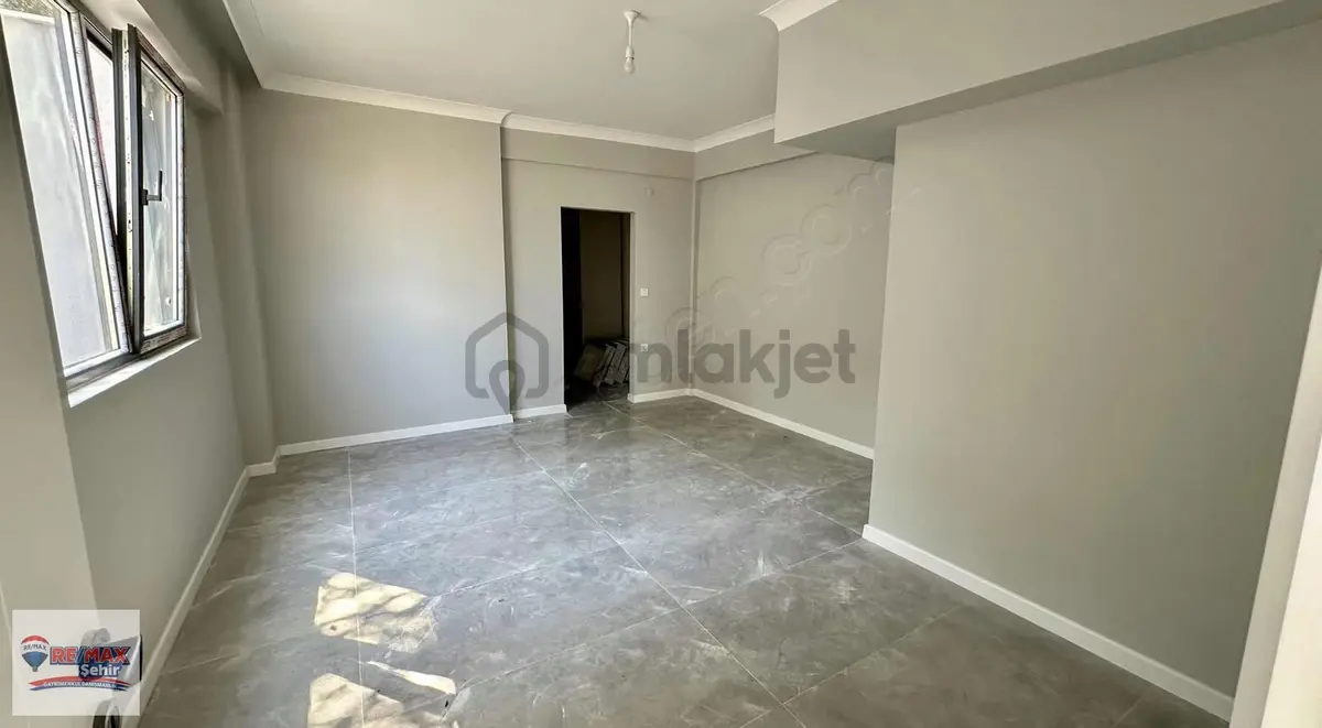 Çiftlikköy Bayraktepe'de Satılık 3+1 Bahçe Katı - 4