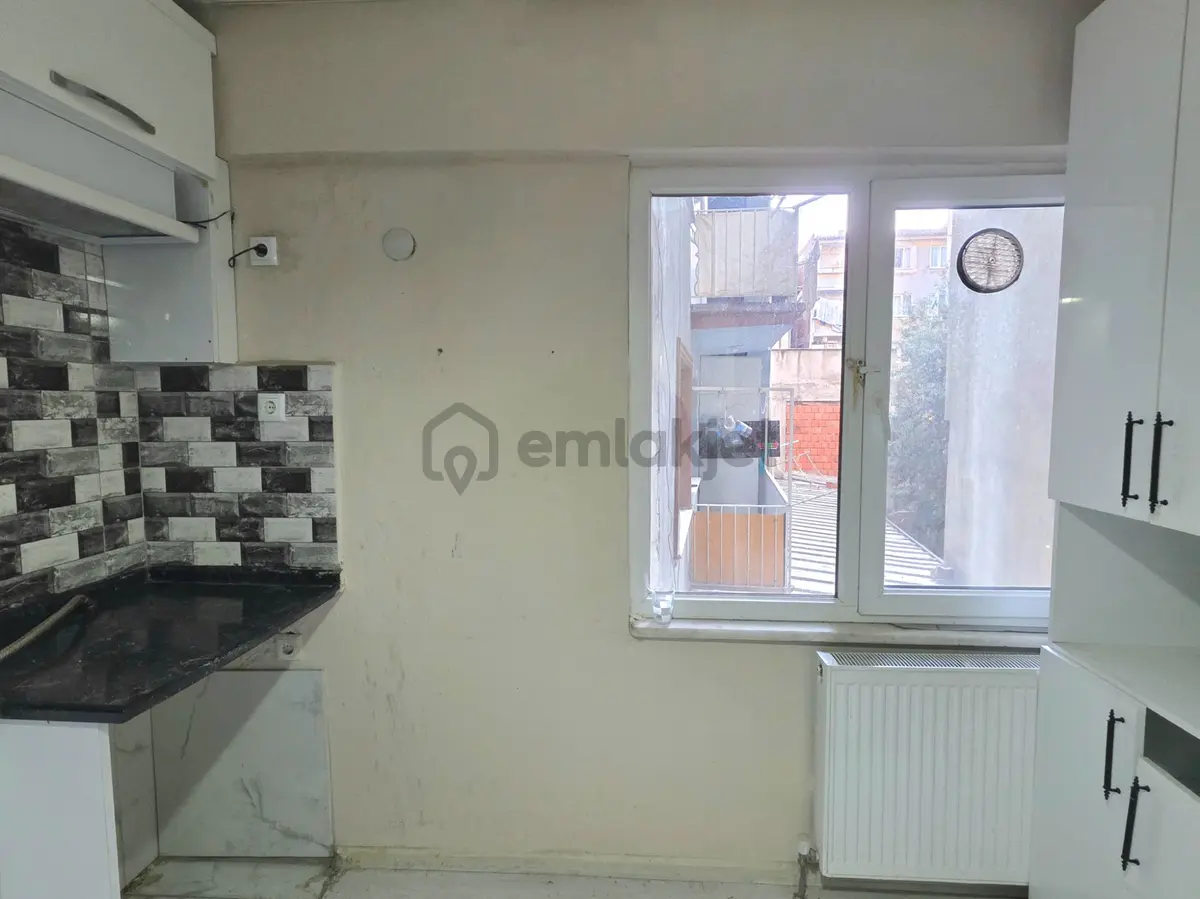C21 Cius; E.pazar Cad. Civarı Arakat 3+1 Kiralık Daire - 26