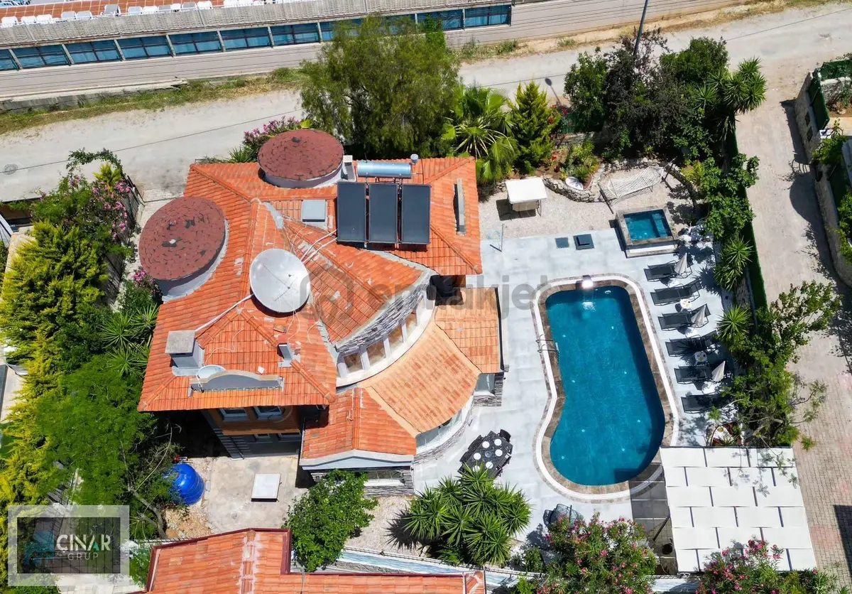 Ölüdenizde Satılık Eşyalı 3+1 Müstakil Villa - 13