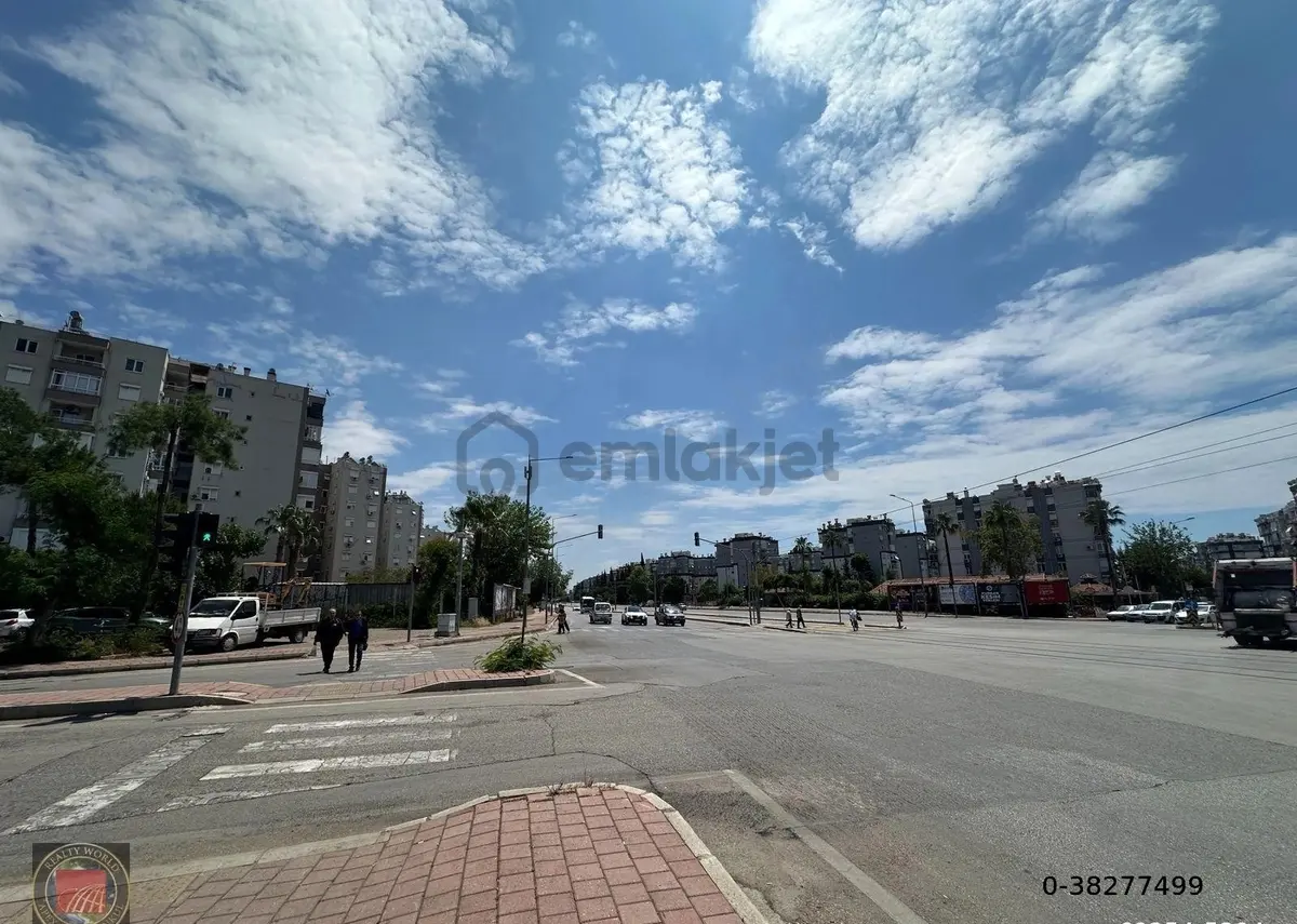Site İçerisinde Cadde Üzeri Tramvay Dibi Satılık 3+1 - 26
