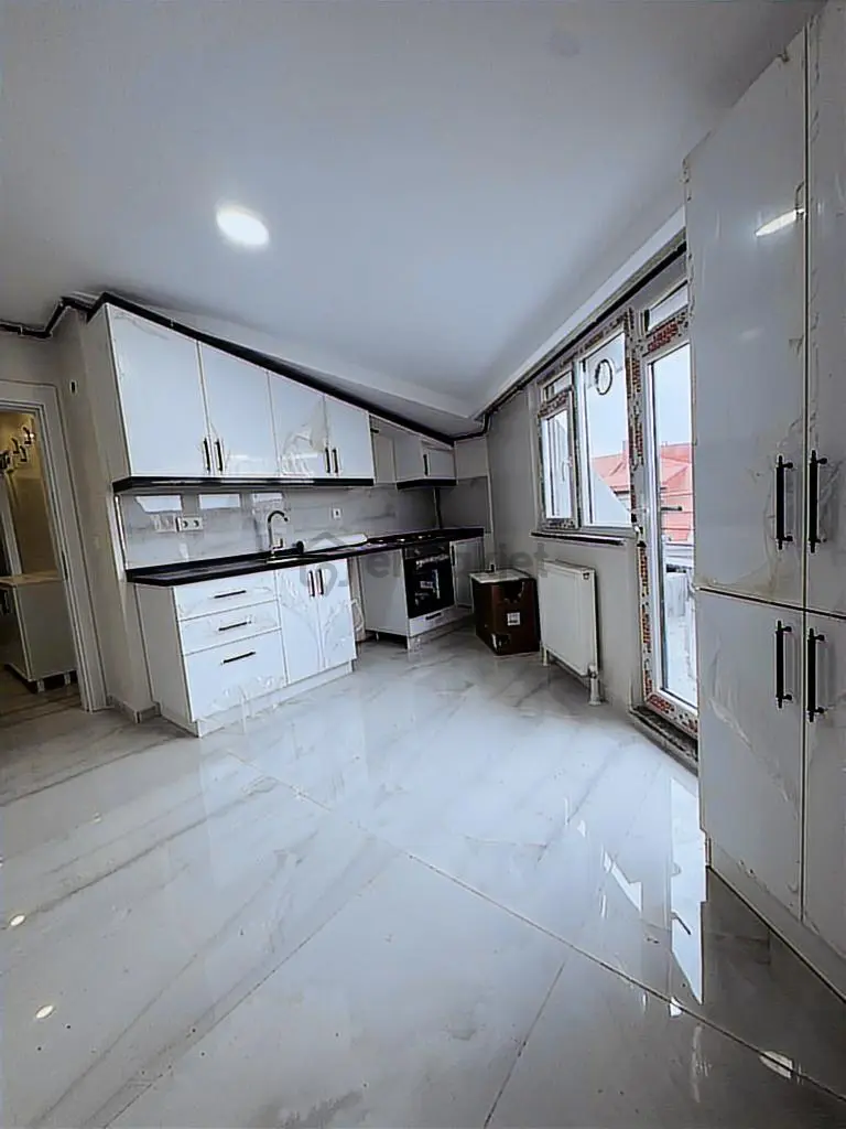 Küçükçekmece Yeşilovada Metrobüse 2 Dk. Yeni Binada 2+1 Çatı - 7