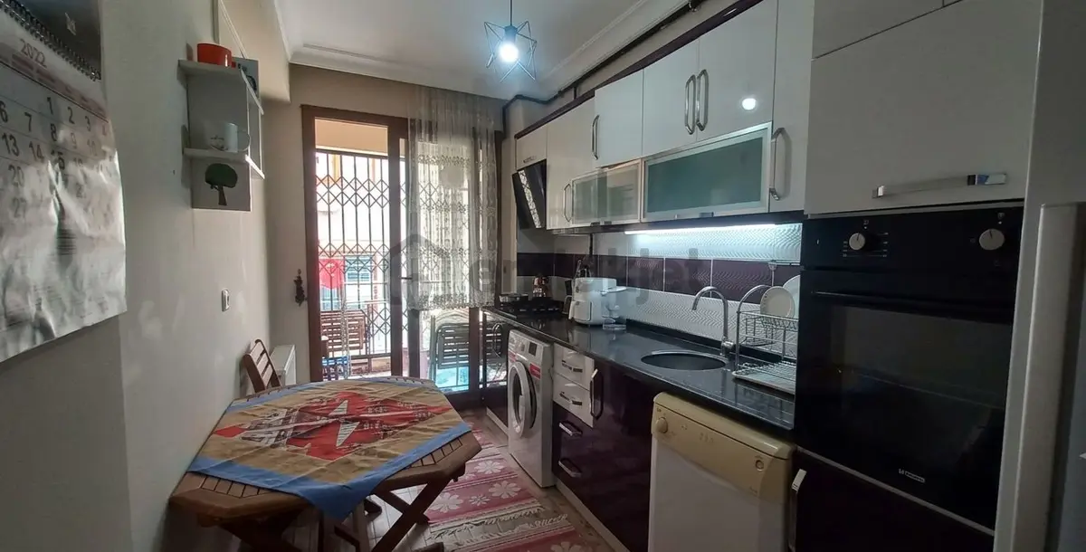 Karabağlar 'da Genç Binada Satılık 2+1 Daire - 4