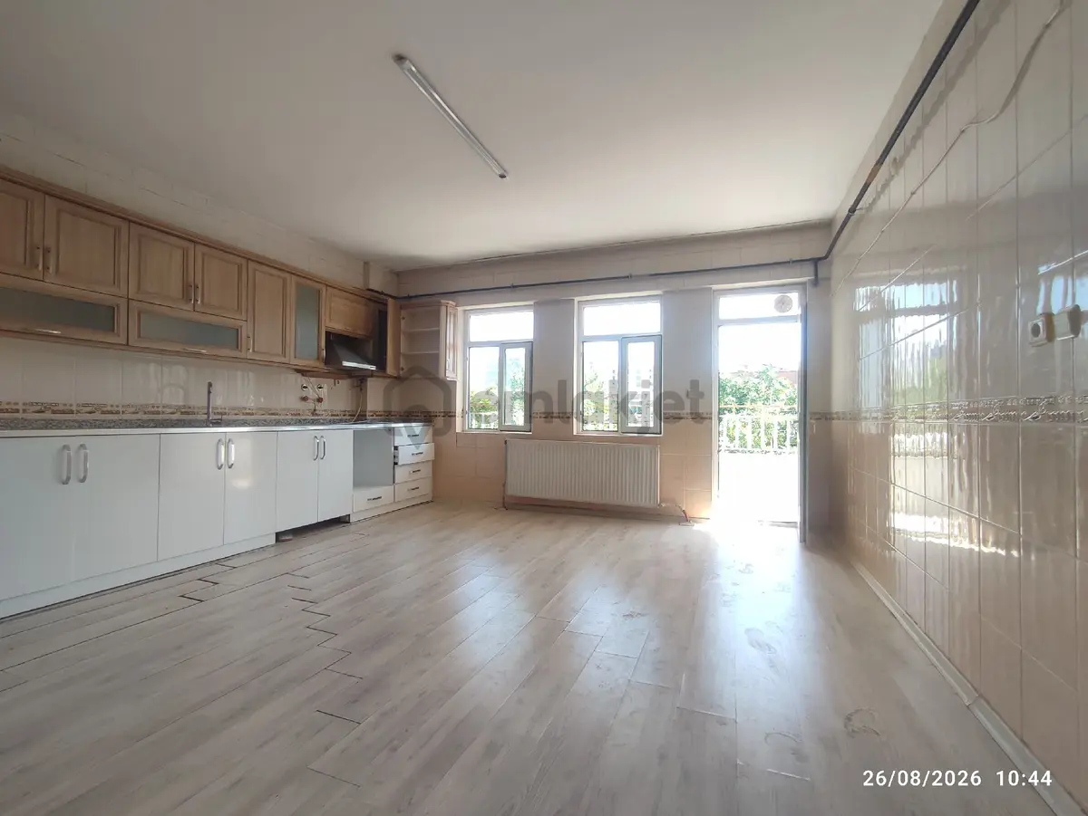 Bahçelievler Mhallesinde Kiralık Ara Kat 3+1 Daire