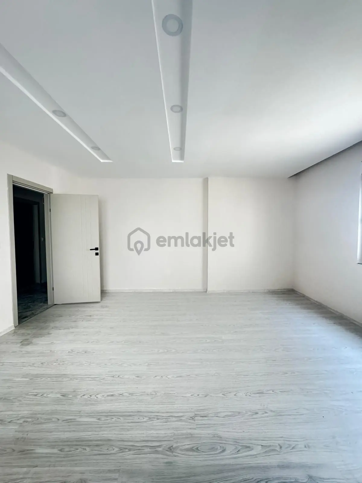 Düden Şelale Arkası Ayrı Mutfaklı Şık 1+1