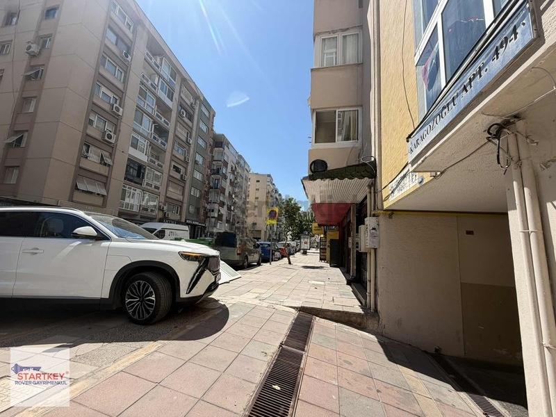 Acil Mithatpaşa Caddede Satılık Dükkan - 2