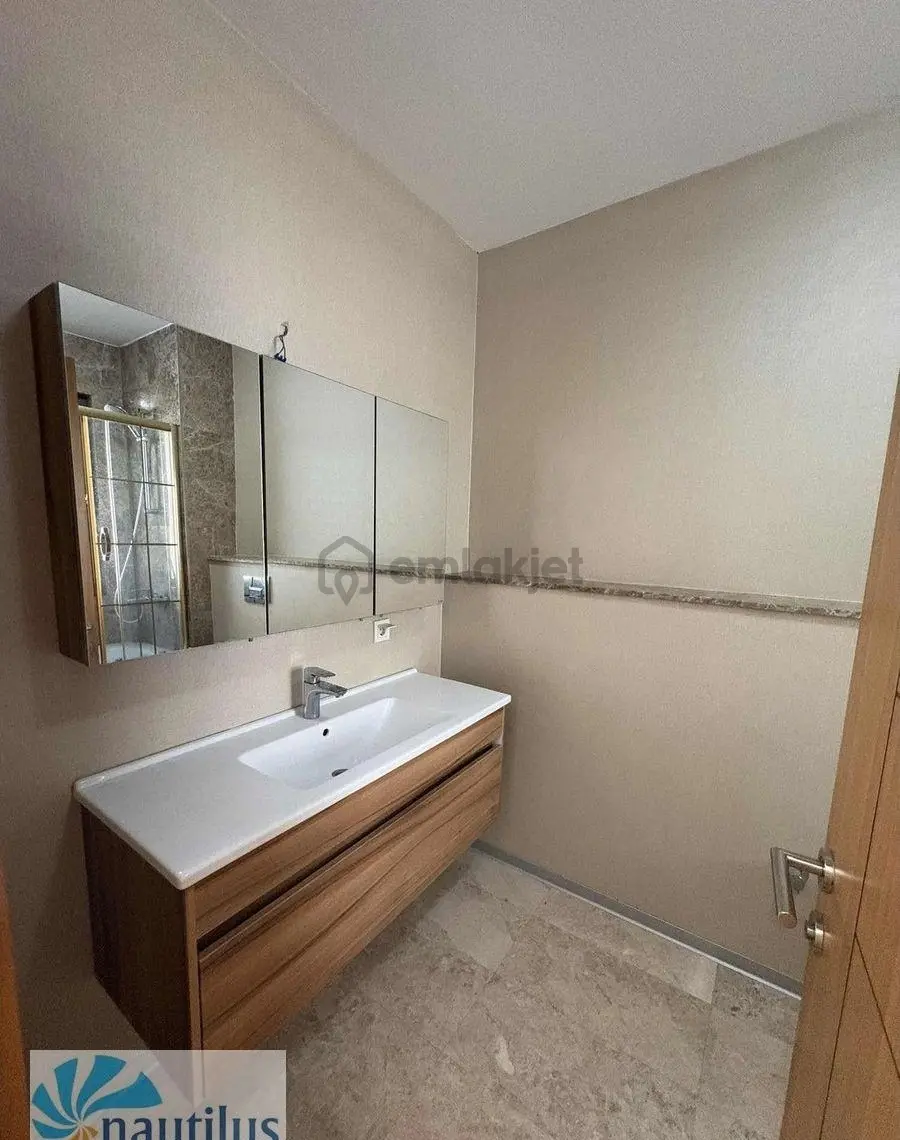 Bahçeşehir Asmalı Bahçeşehir Kiralık Köşe Villa - 30