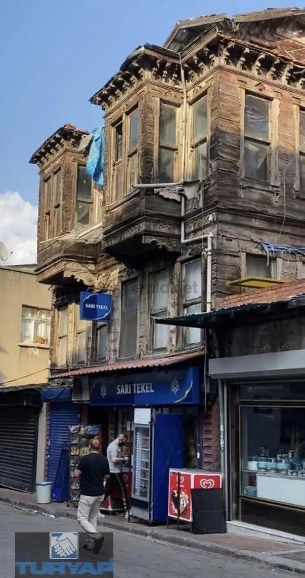 Satılık 4 Katlı Tescilli Tarihi Köşk - 11