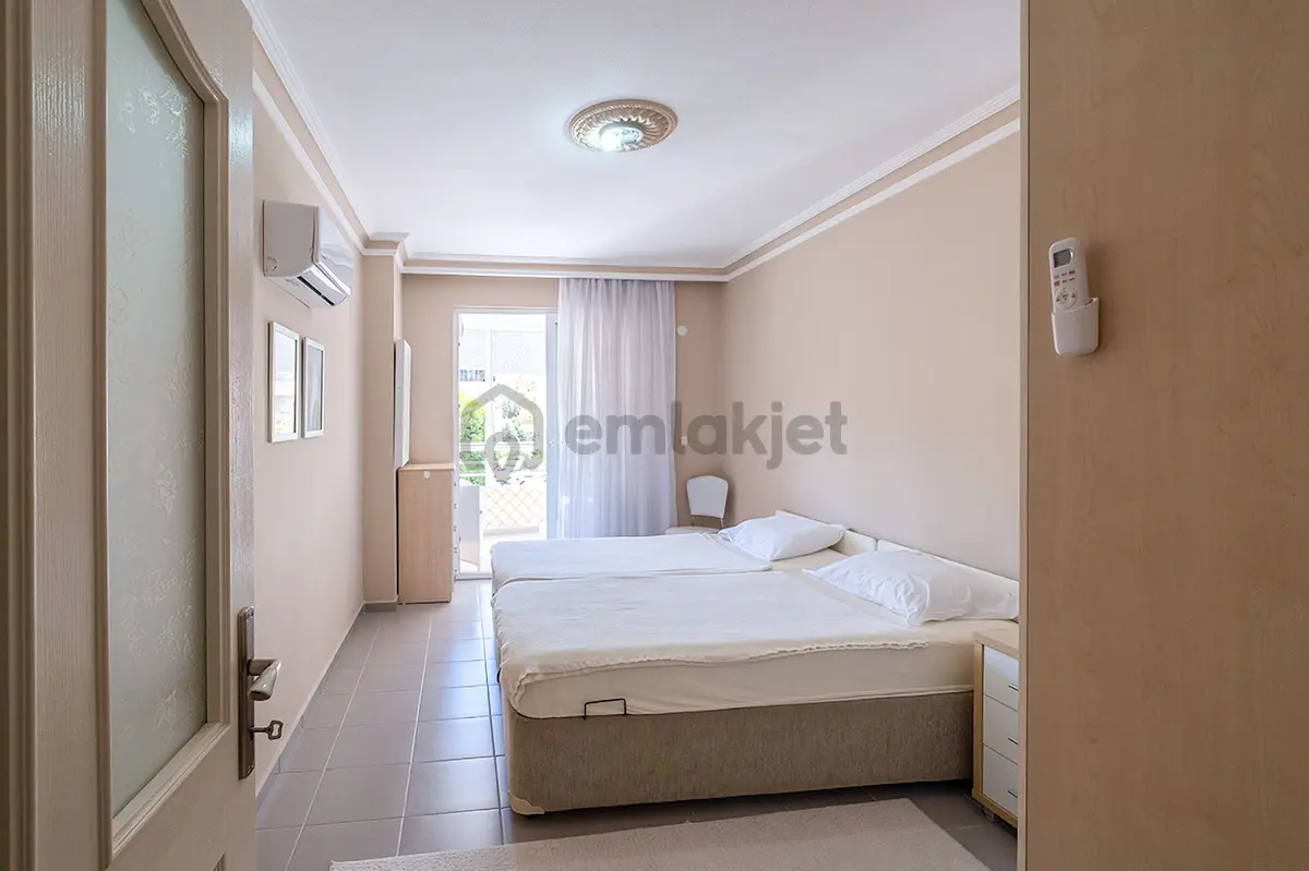 Kleopatra'da Denize 500 Metre 2+1 Eşyalı Daire - 8