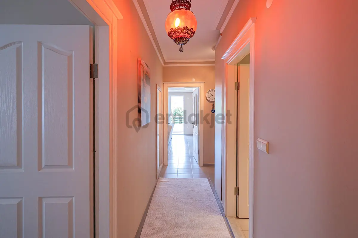 Kleopatra'da Denize 500 Metre 2+1 Eşyalı Daire - 13