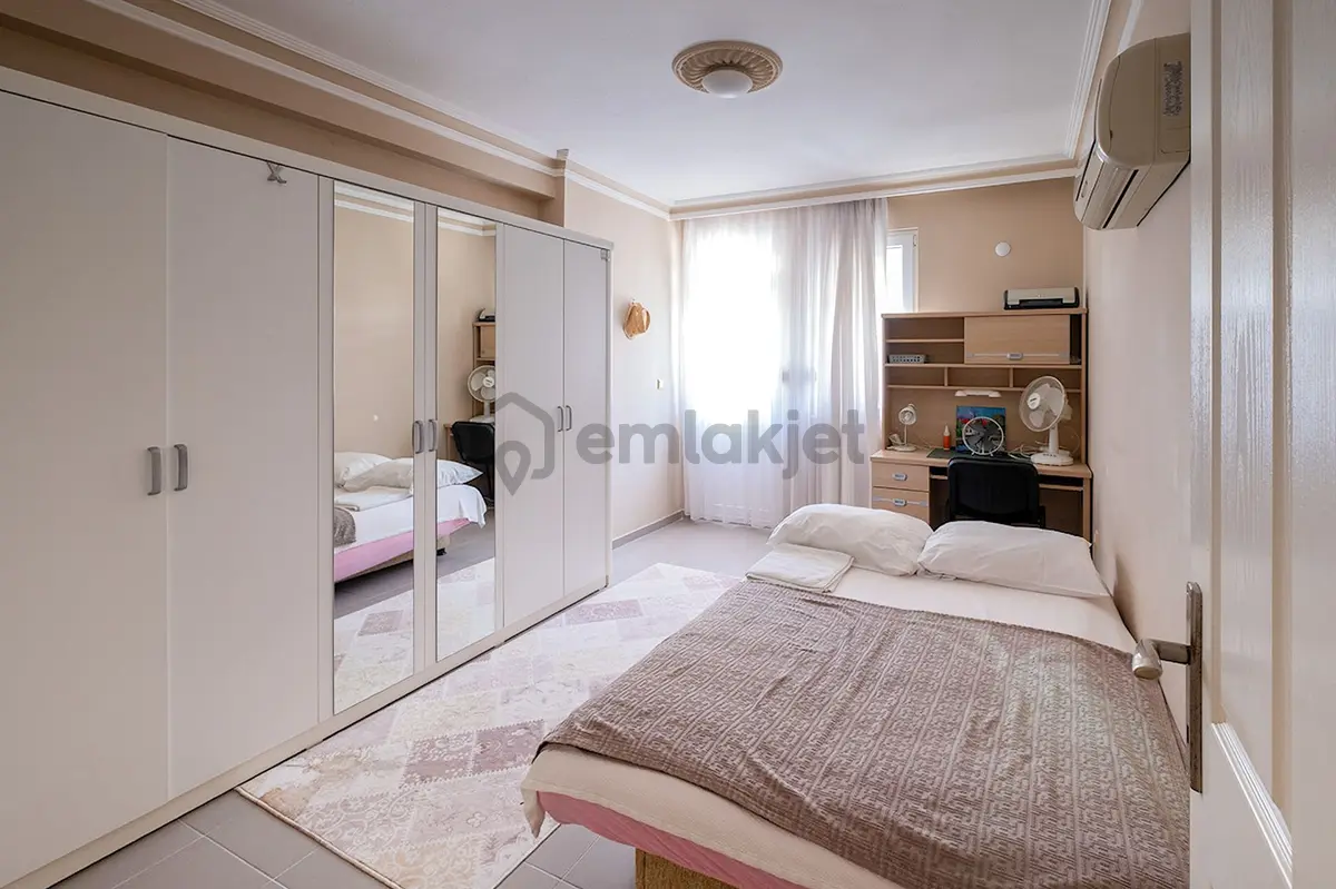 Kleopatra'da Denize 500 Metre 2+1 Eşyalı Daire - 7