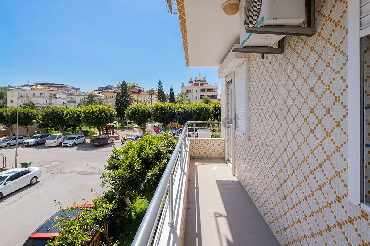 Kleopatra'da Denize 500 Metre 2+1 Eşyalı Daire - 16