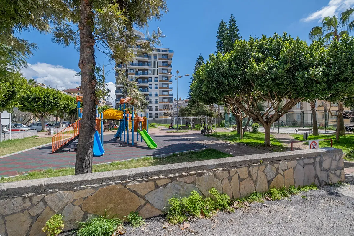 Kleopatra'da Denize 500 Metre 2+1 Eşyalı Daire - 17