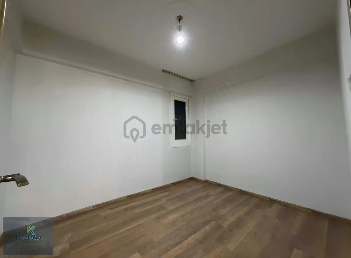 Prestij Evler Yakını 2+1 Arakat 90m2 Yapılı - 11