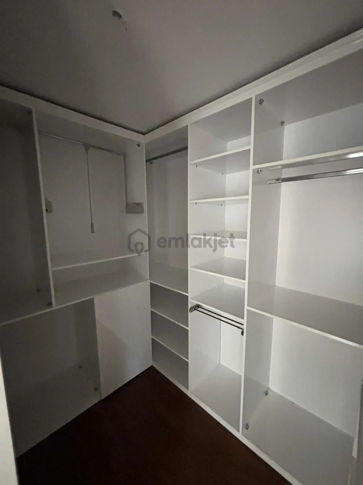 Kiralık 4+1 Özel 1. Sınıf Malzeme Bulvar Üzerinde - 11