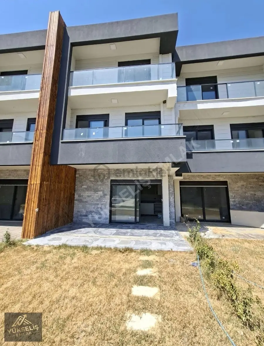 Evrensekide Havuzlu 3+1 Satılık 3 Katlı Trıbleks - 35