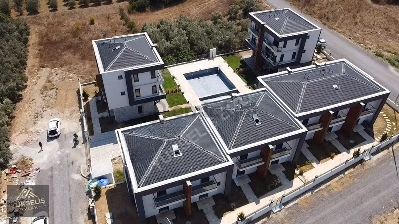 Evrensekide Havuzlu 3+1 Satılık 3 Katlı Trıbleks - 3