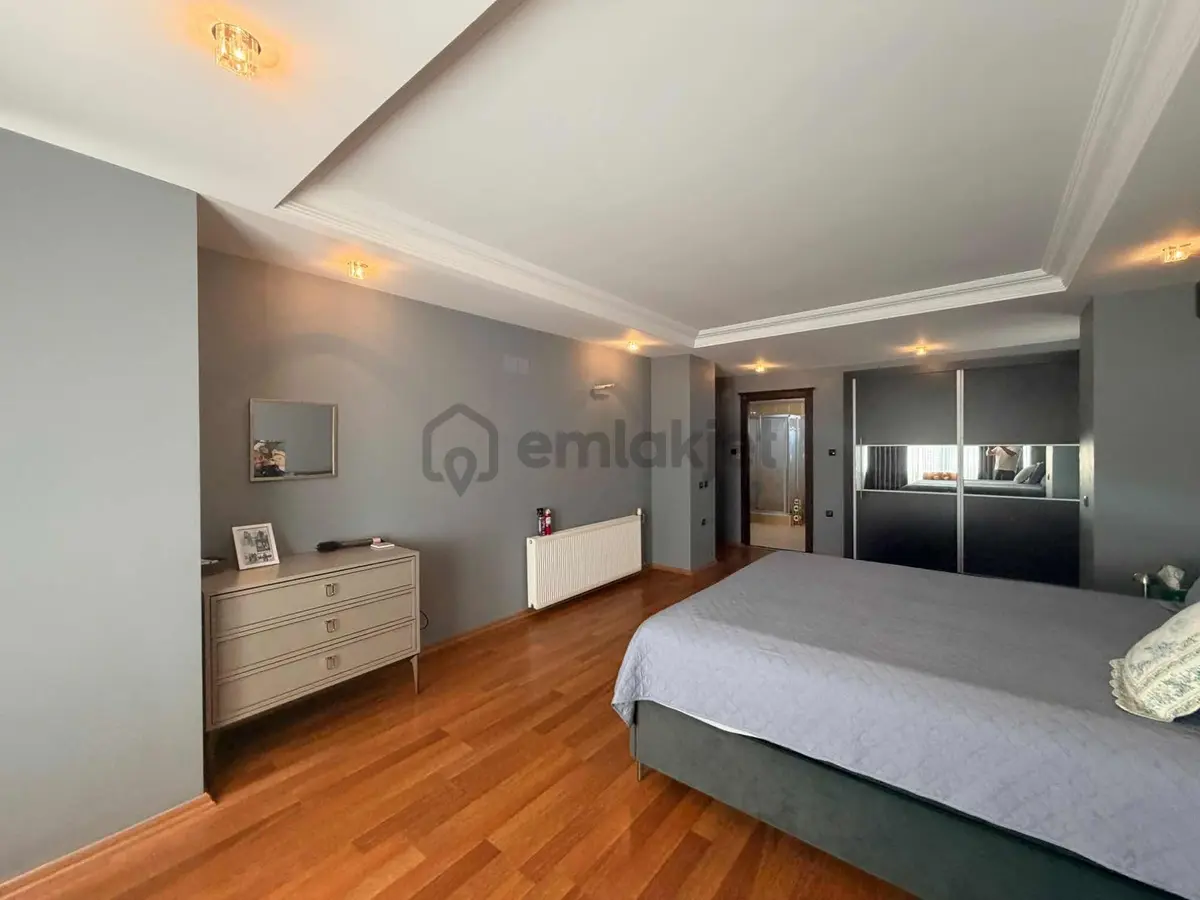 Adananın Kalbinde, Bulvar Üzerinde Ultra Geniş 5+1 Prestijli - 16