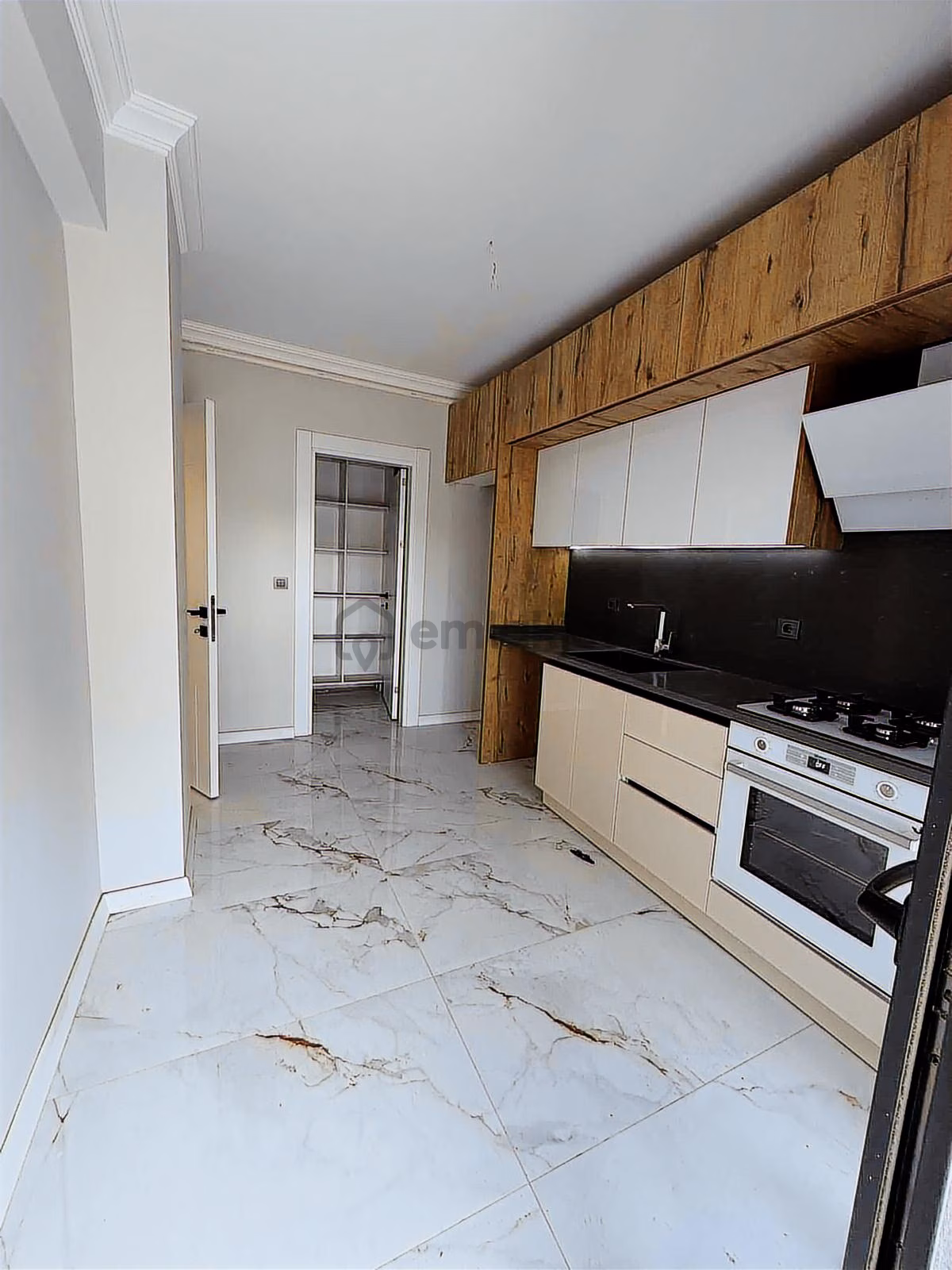 Menemende Satılık Daire 3+1 Teraslı Lüks Kapalı Mutfak - 11
