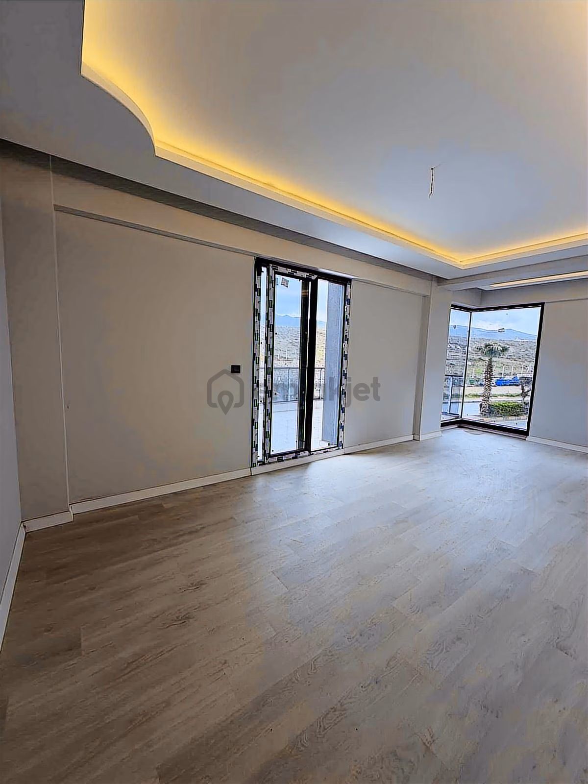 Menemende Satılık Daire 3+1 Teraslı Lüks Kapalı Mutfak - 10