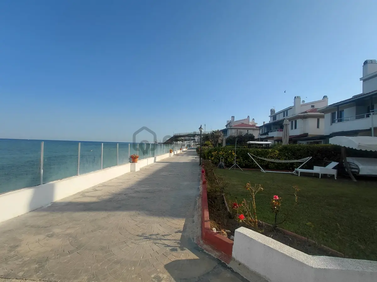 Denize Sıfır Site İçinde 430 M² Deniz Manzaralı Villa - 40