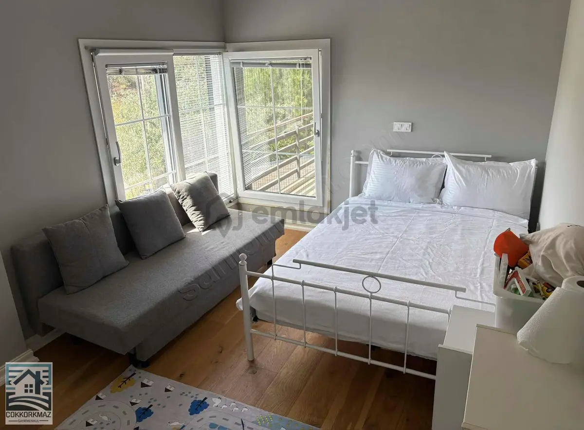 Cunda Adasında Havuzlu 5+2 Villa - 9