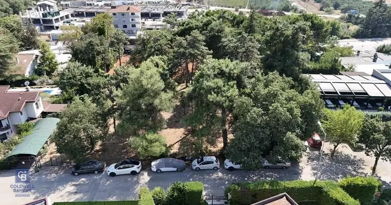 Bademli'de Merkezi Konumda Villa İmarlı Arsa - 5