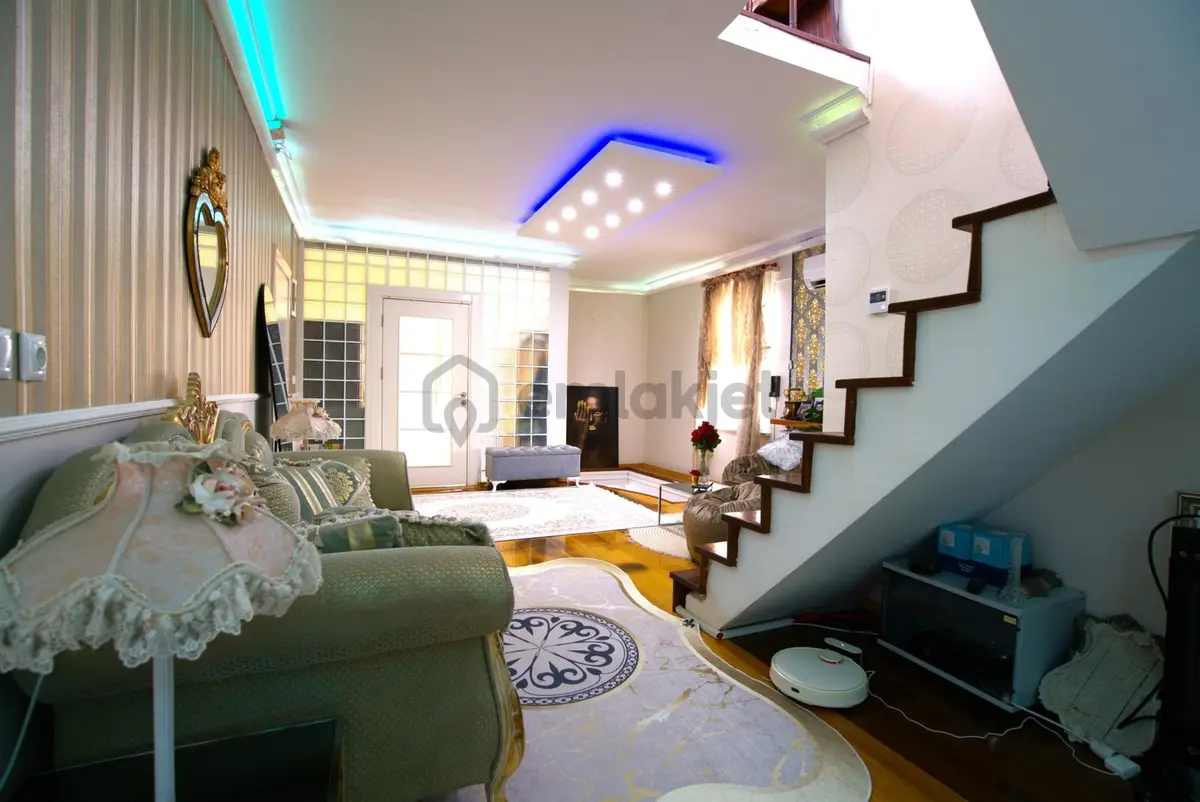 Lüleburgaz Çiftlikköy'de 4801 M2 Arsa İçinde 600m2 Malikhane - 5