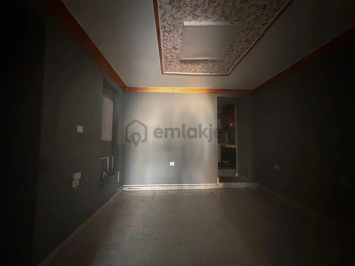 Foça Bağarası Ana Cadde Üzerinde Kiralık Dükkan - 4