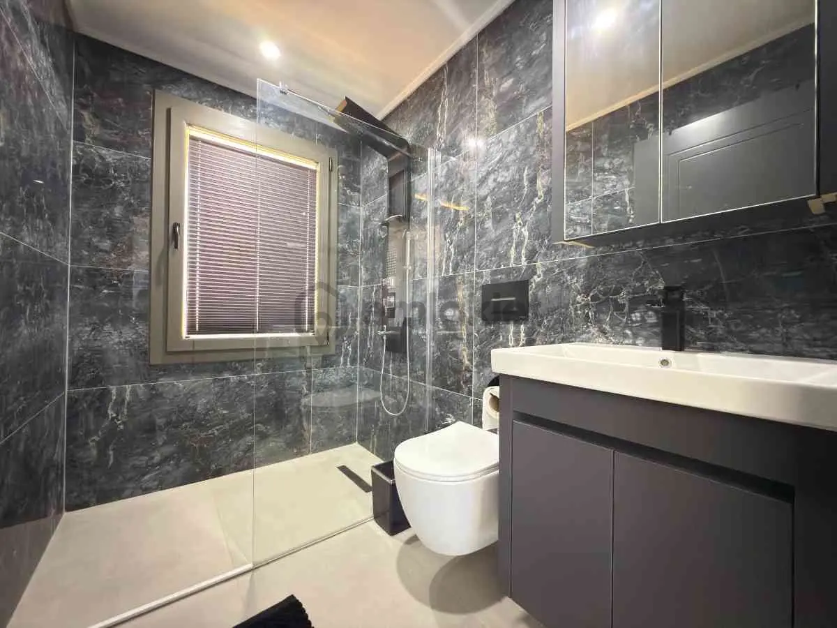 Kuşadası Soğucakta Lüks 4+1 Villa - 31