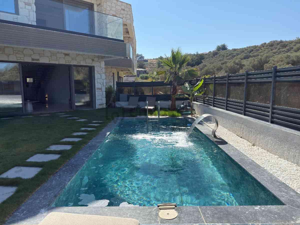 Kuşadası Soğucakta Lüks 4+1 Villa - 8