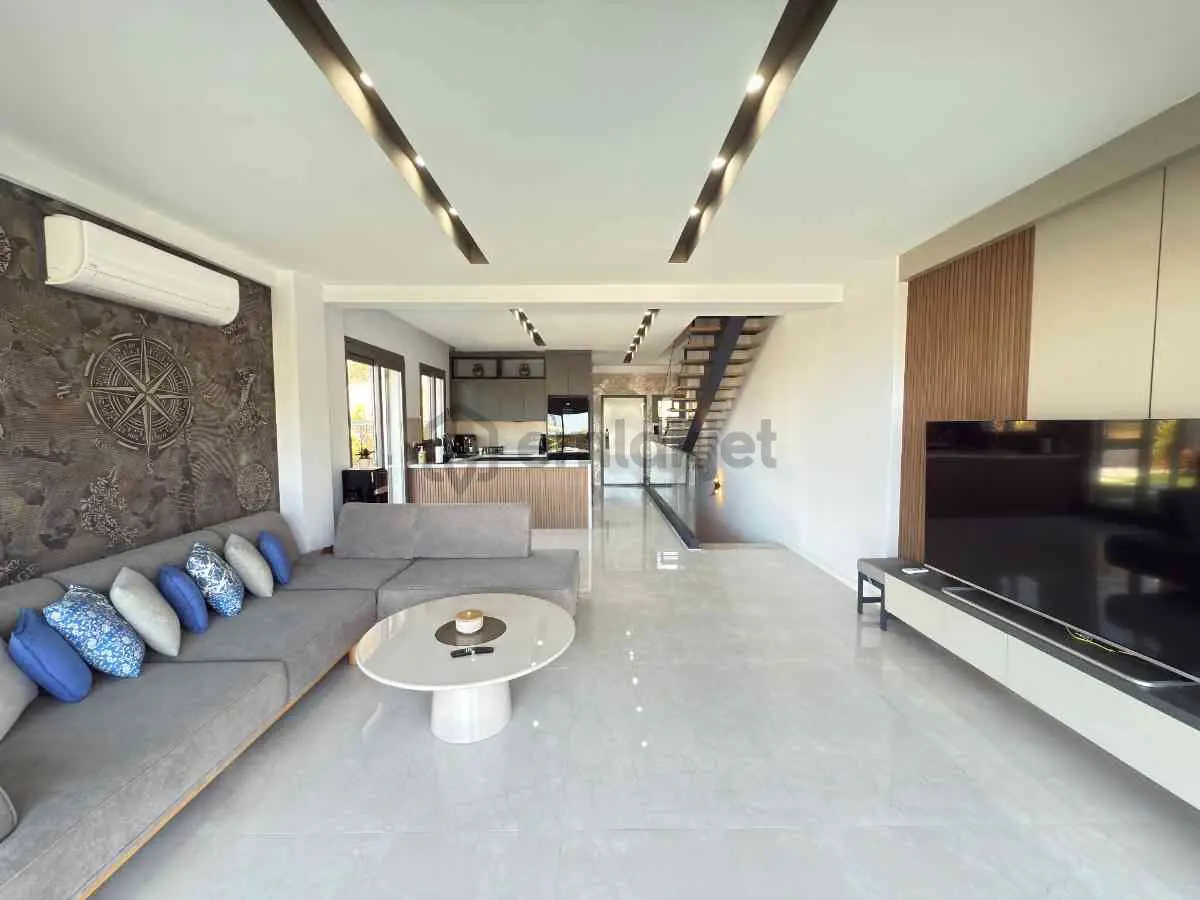 Kuşadası Soğucakta Lüks 4+1 Villa - 11
