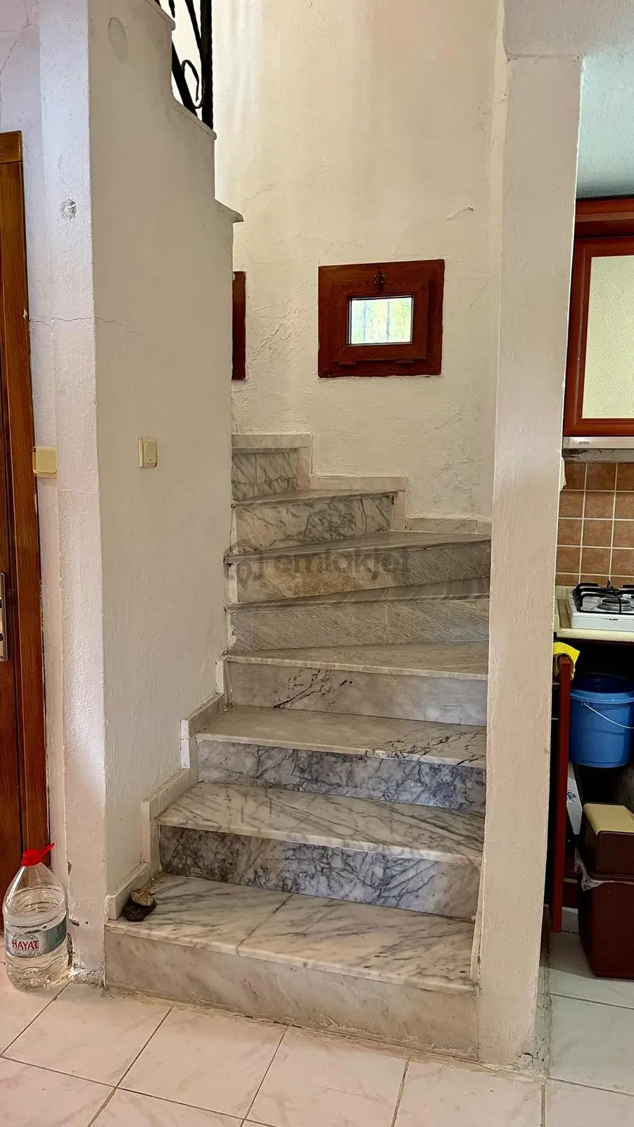 Kardelen Sitesinde Geniş Bahçeli Bodrumlu Villa - 8