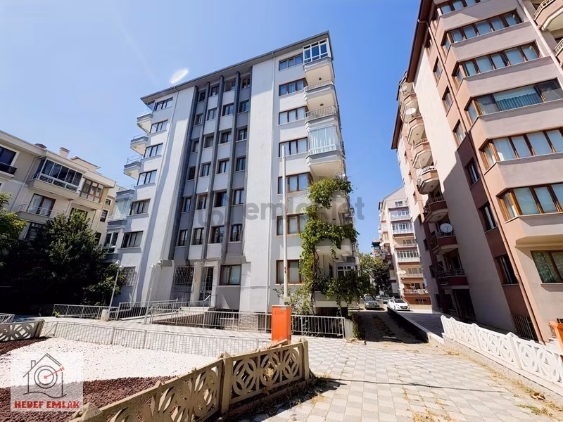 Dumlupınar Mah. Satılık 4+1 Daire - 2